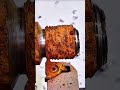 Thread cutting method shaping spiral grooves on metal rod"