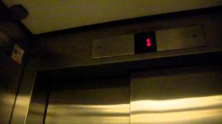 1981 (mod. 1998) KONE Traction elevator/lift @ Stockmann department store, Tampere, Finland (Retake)