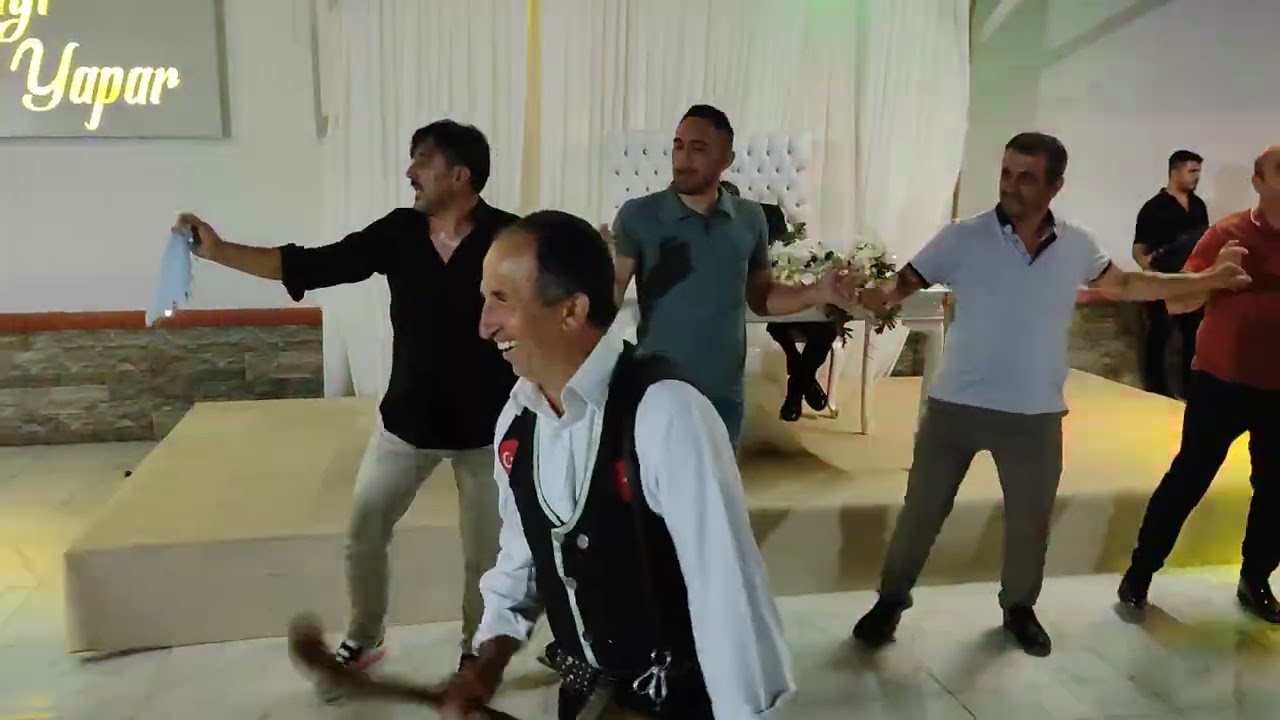 Tosya halayı. Yaşanmış bir  aşkın hikayesi gibi. süper halay part2