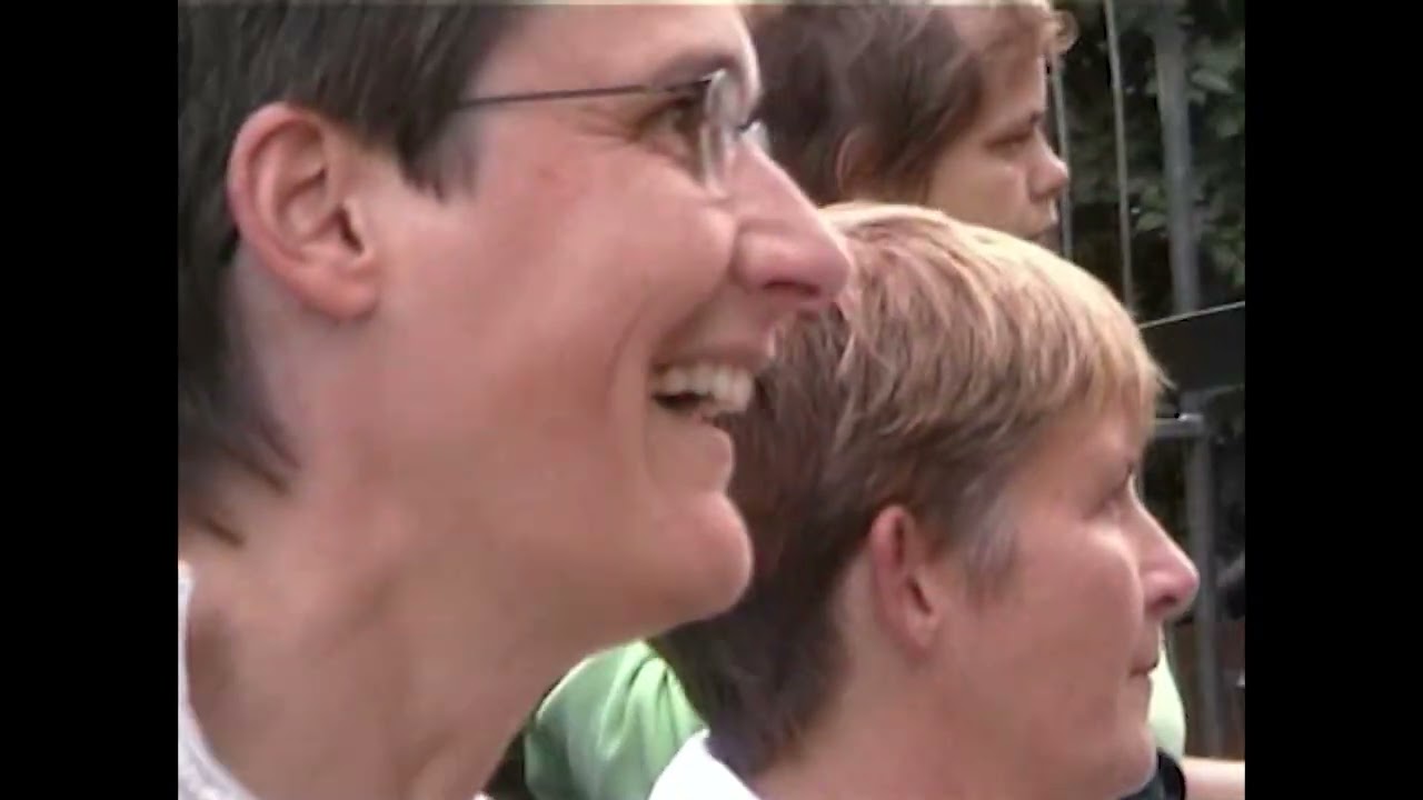 Optreden Multipercussion djembegroepen GG net 2004