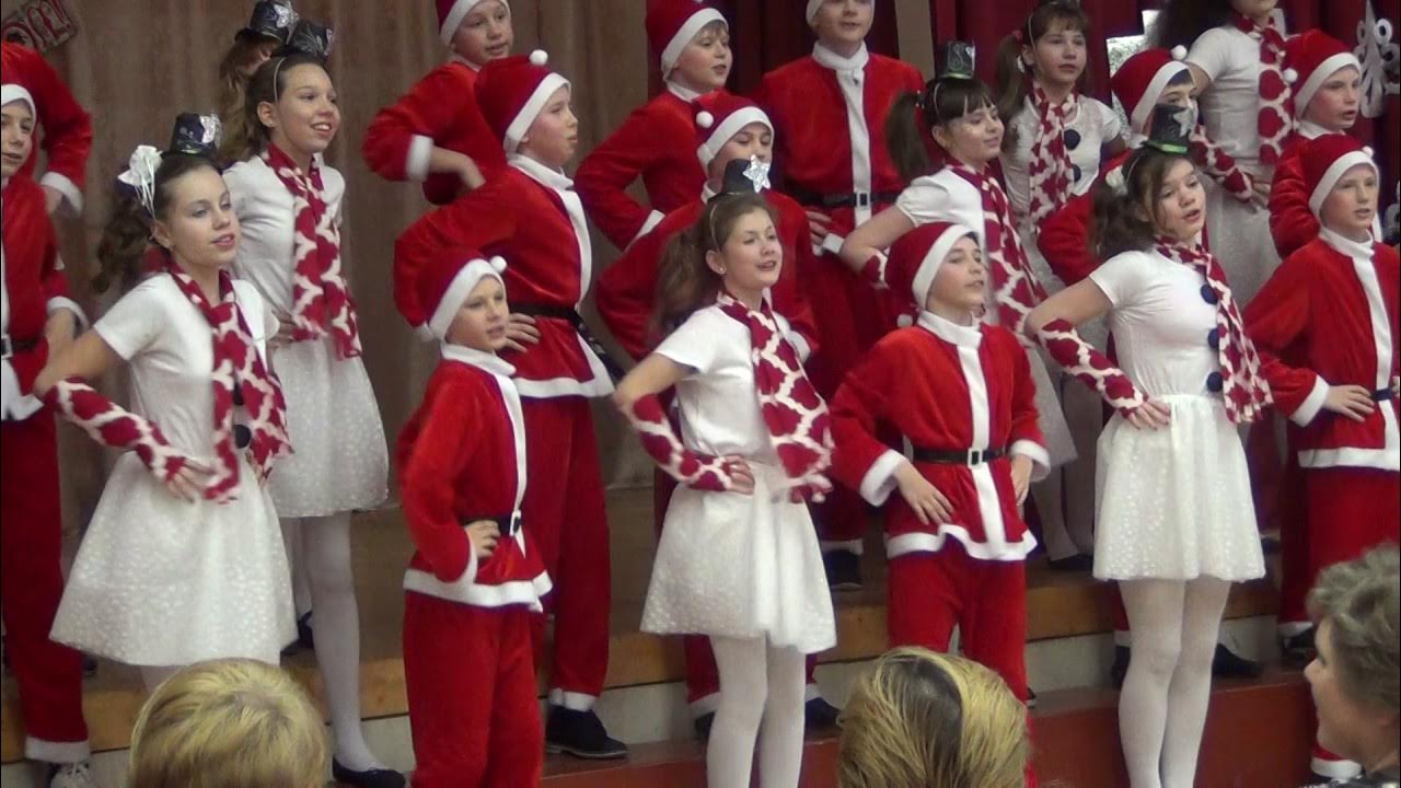 Рождественский хор мальчиков. Хор в великобритании. Самый лучший новый год хор эклер. Самый лучший новый год хор эклер. Рождественский церковный хор.