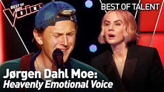 Video voorbeeld van "Talent with MAGICAL Voice has the The Voice Coaches in tears"