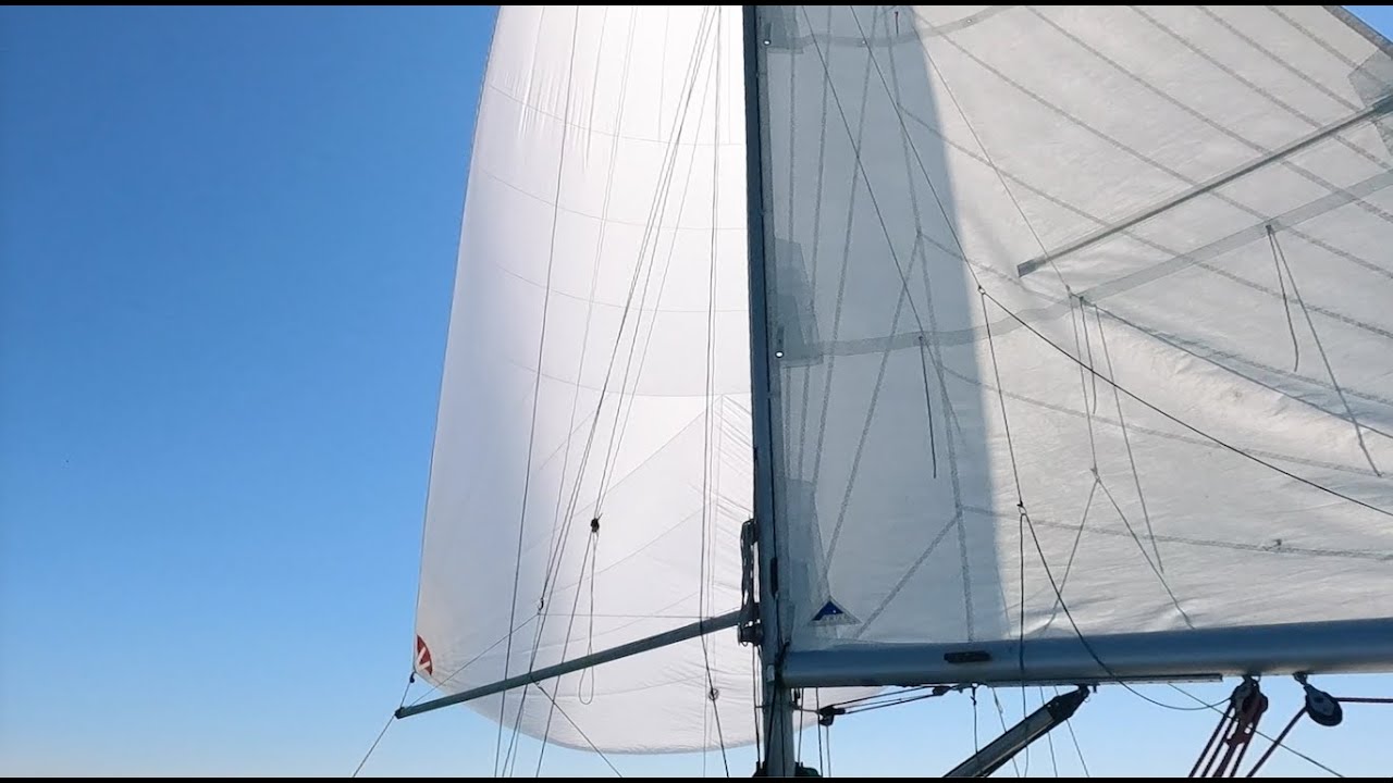 ⁣Voor het eerst solo spinnakeren - Ep. 38