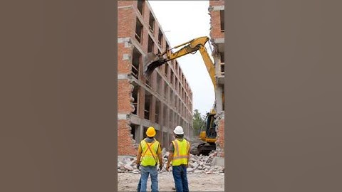 Worker’s iPhone Captures Construction Demolition Gone Wrong #fail #construction #engineering