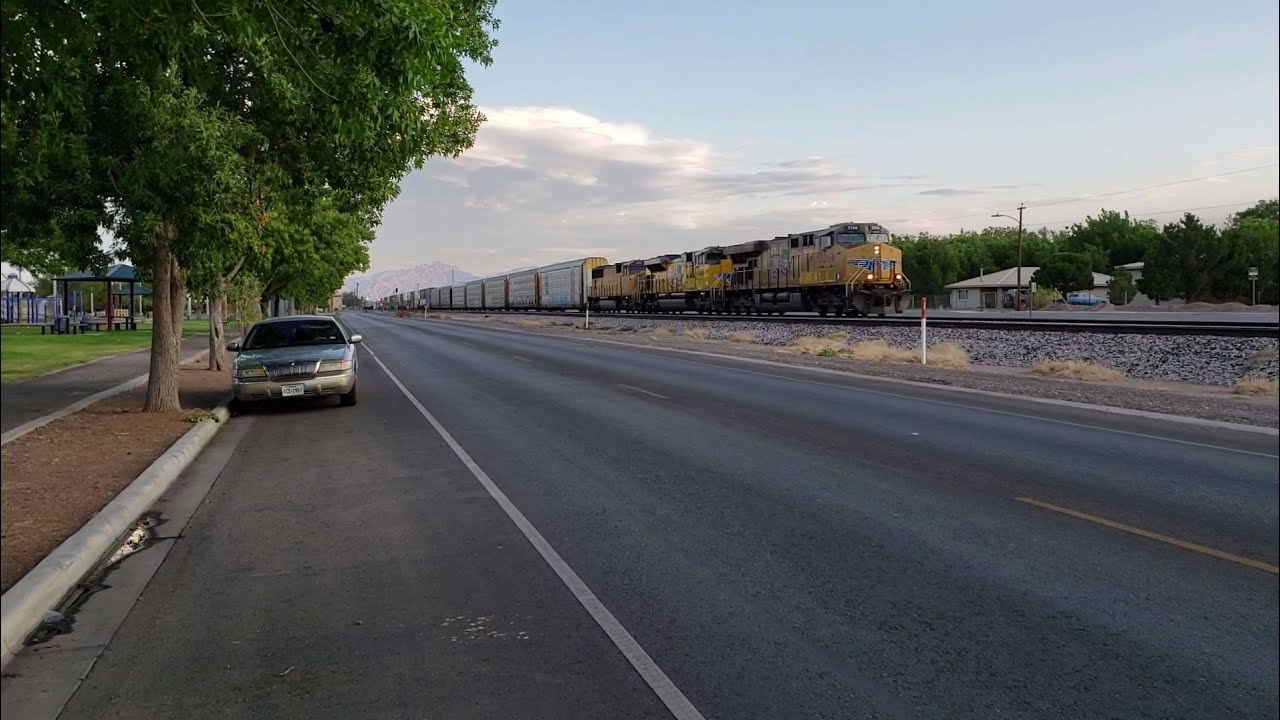 EB Union Pacific 5366 Leads Auto/Modal Train in El Paso, TX