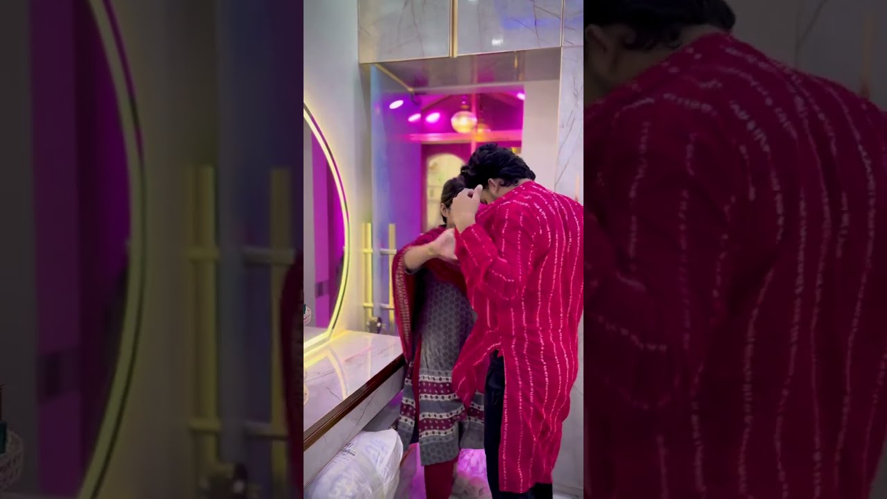 আরু রেগে গিয়ে পাঞ্জাবী ছিরে ফেল্লো।