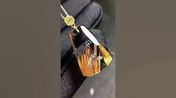 Mặt dây thạch anh tóc vàng bã mía móc vàng 18k