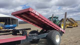 Milstak PT 2014 Pull type stack wagon