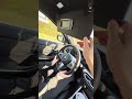 pov: sie fährt auto