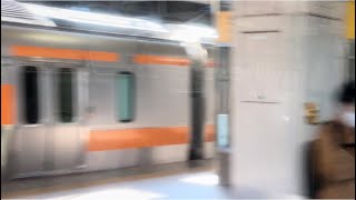 国立駅でグリーン車試運転とすれ違うシーン（2023.9.28.15:12）