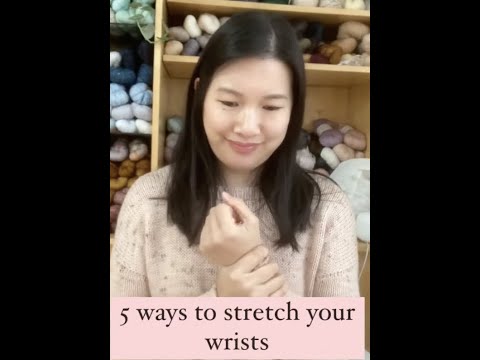 5 DIFFERENT WAYS TO STRETCH YOUR WRISTS
