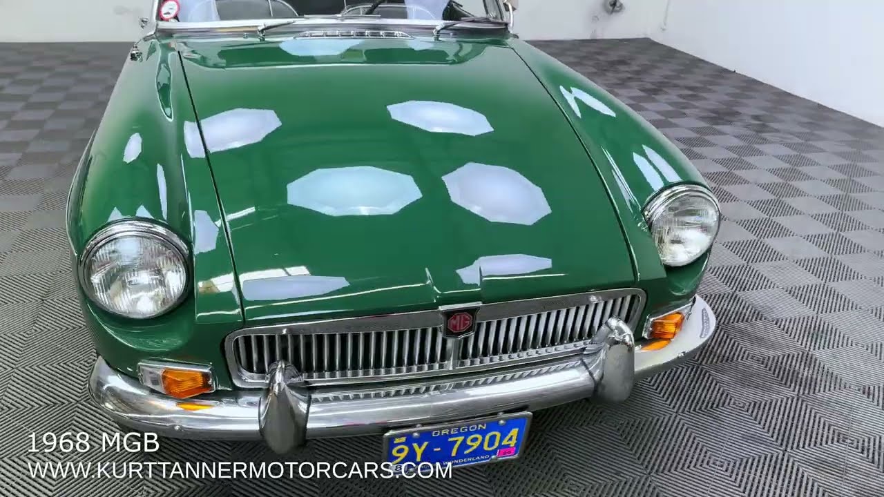 1968 MGB MK2 ROADSTER. BRITISH RACING GREEN WITH BLACK TRIM