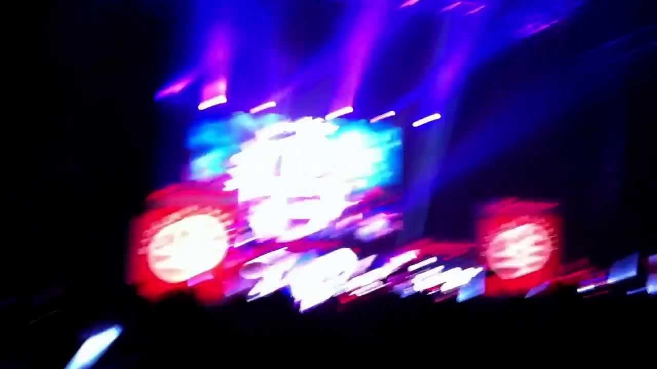 Wolfgang Gartner drops 'the Nuke' at Made in America
