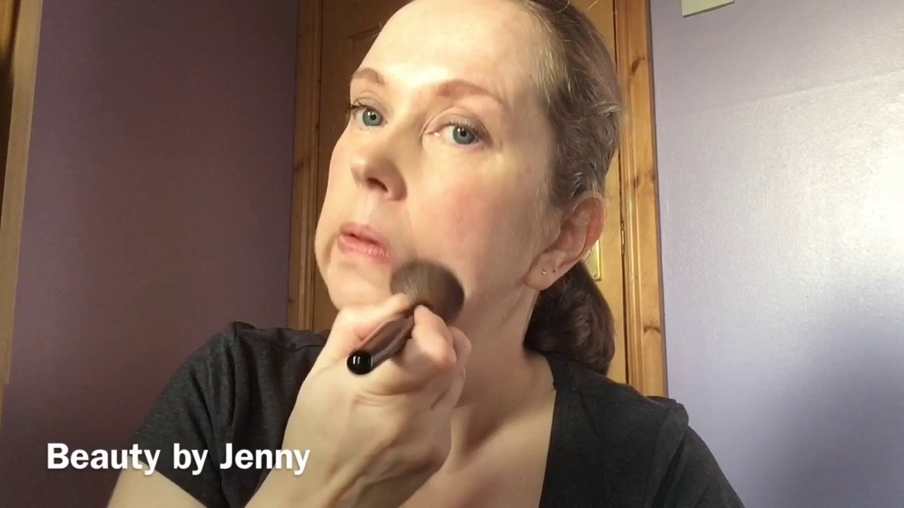 Kiko Weightless Perfection Powder Foundation - YouTube