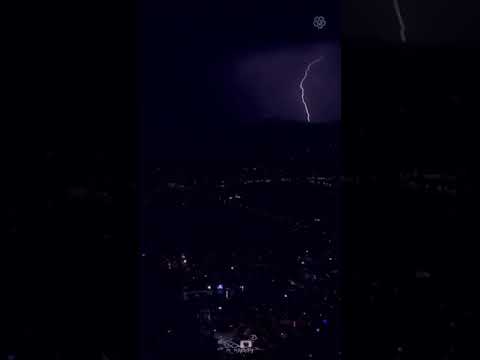 نسمة باردة وغيمة ماطرة وتدلل 