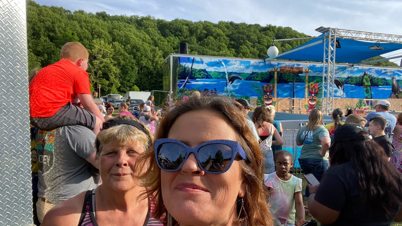 Sea Lion Splash at Cole Chevy Mountain Festival in Bluefield West Virginia with Nanny and Gigi