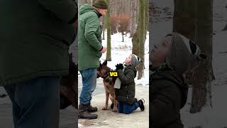 L'enfant Sauve Le Chien De L'homme 👦🐕