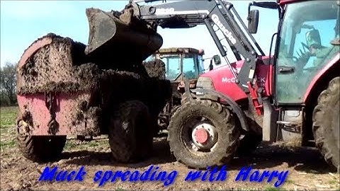 MUCK SPREADING WITH HARRY. PART 1