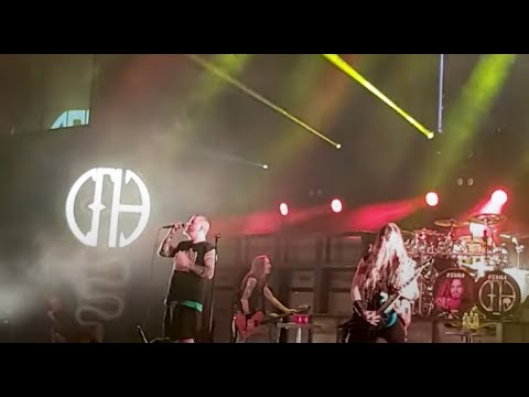 ** correction - Philip Anselmo publicly "disavowed" the "White Power" flag not "Confederate flag"