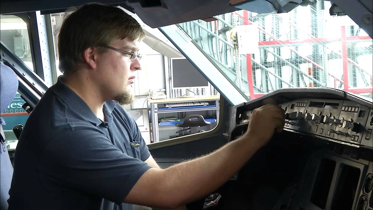 Die Technik Azubis: Fluggerätelektroniker/-in