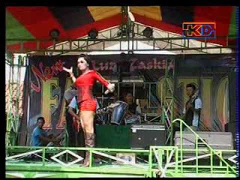 Sembilang patile telu DESI PARASWATY LUXY ZASKIA ENTERTAINMENT
