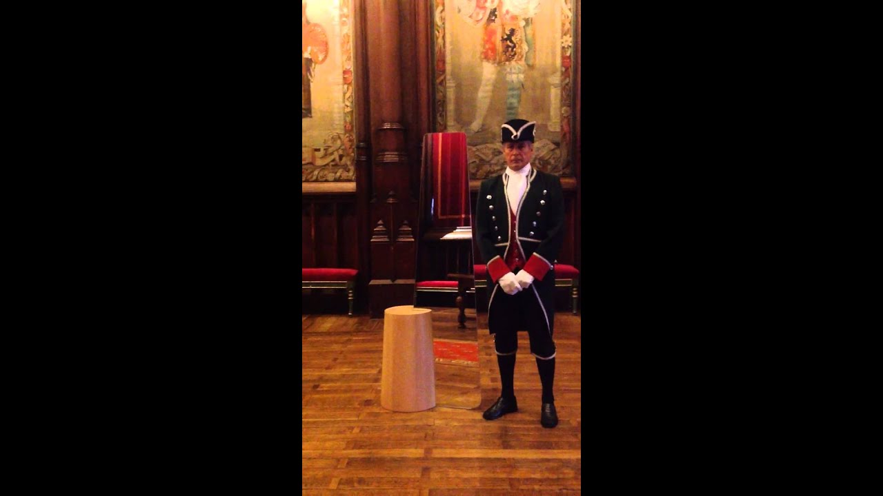 Elisabeth mirror Kingdom of Belgium Garde Suisse Jean-François D'Or. Loudordesign studio