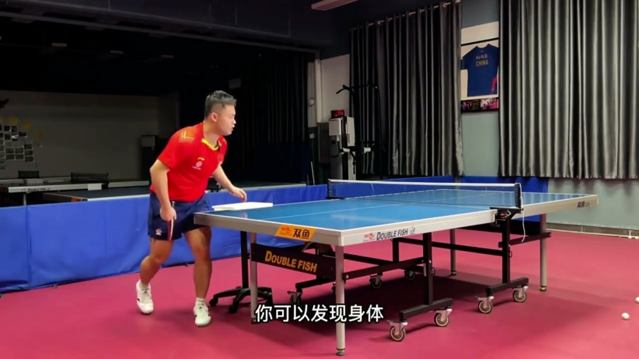 孙浩泓：发侧旋球 Sun HaoHong: side spin serve