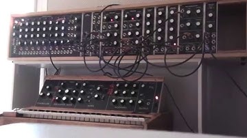 Démo Minimooog Model D + Séquenceur Q960
