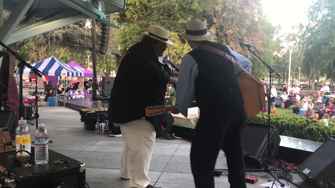 Roy rogers todos santos plaza
