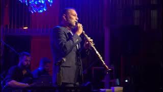 HÜSNÜ ŞENLENDİRİCİ DADA SALON 