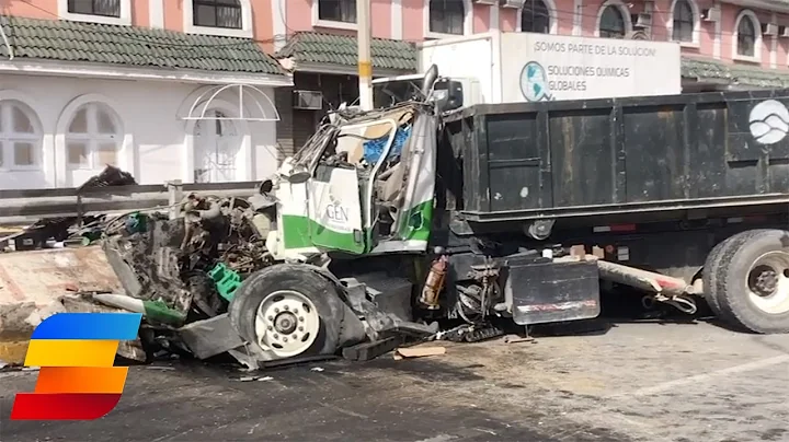 Brutal accidente frontal entre dos camiones en Ram...