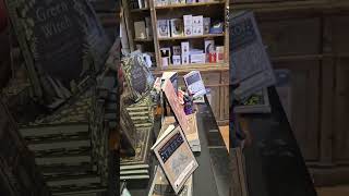 La Boutique Harry Potter – Édimbourg, Écosse – Mai 2025 | Un Autre Regard (RAW Trip)