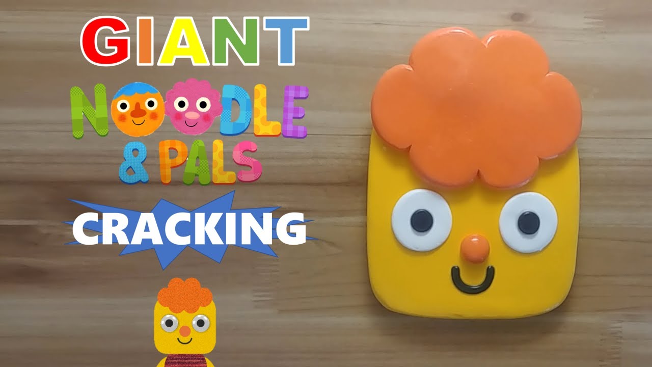 GIANT Noodle & Pals Cheesy clay cracking 거대 국수와 친구들 치지 점토 부수기 - YouTube