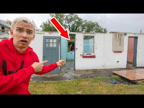 EXPLORING ABANDONED HOTEL AT THE BEACH!! (HAUNTED)