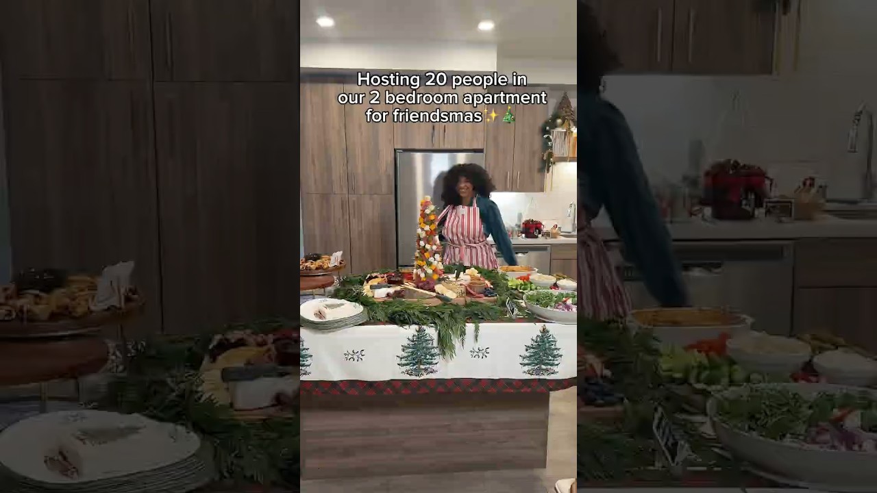 Host Friendsmas with me!!!🎄 