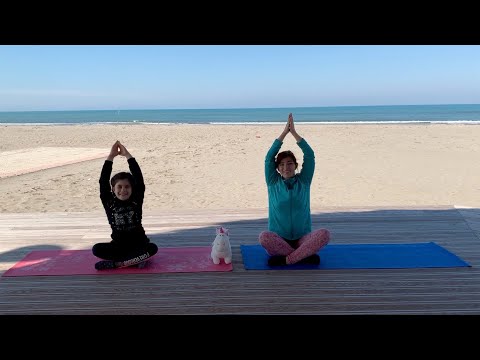 Video: Yoga dhe lindja e fëmijëve