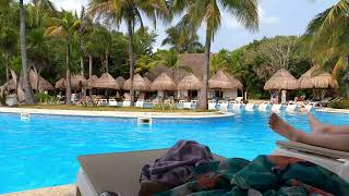 Pool fun in Mexico #relaxing #unwindasmr #satisfyingvideo #livelaughplay #trending #viral #beachlife