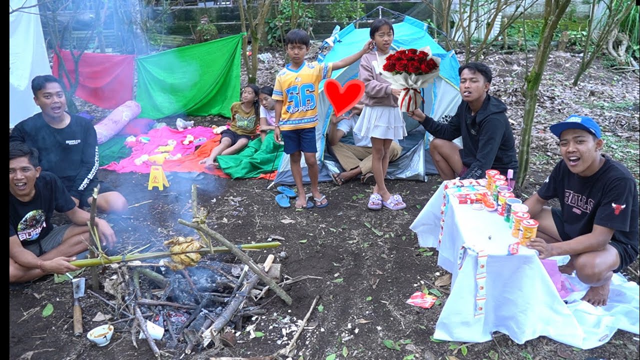 RAMA CEMBURU SAAT SINTA DI KASIH BUNGAN SAMA TB SAAT CAMPING DI HUTAN
