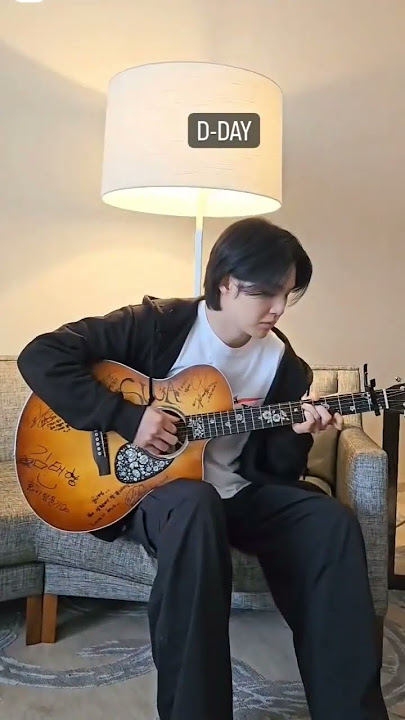 #suga so cute guitar 🎸🎶 play song  Suga 😍😍