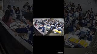 The teacher and classmates were saved by the student's #Reflex#ClassroomHero#LifeSaving#AmazingVideo