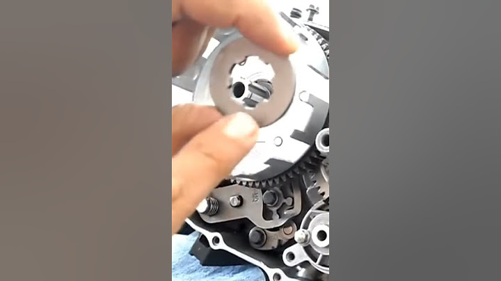 Armando el clutch de la motocicleta