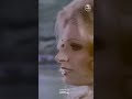 رشدي أباظة قرر يدرس حالة نيللي ويحللها نفسيا شوف عمل إيه الدموع في عيون ضاحكة 