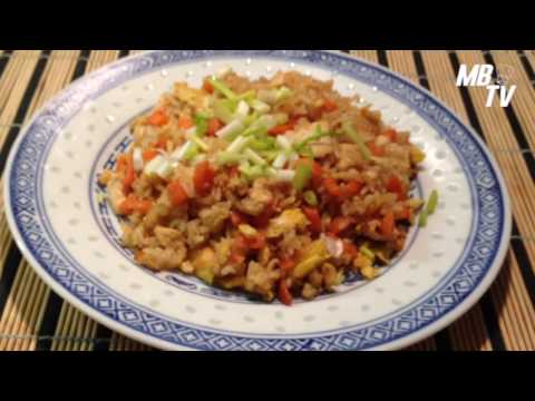 riz-thaï-sauté-au-poulet-et-à-la-sauce-soja---recette-riz-thai