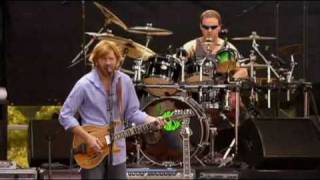 Video thumbnail of "Phish Shreds IT"