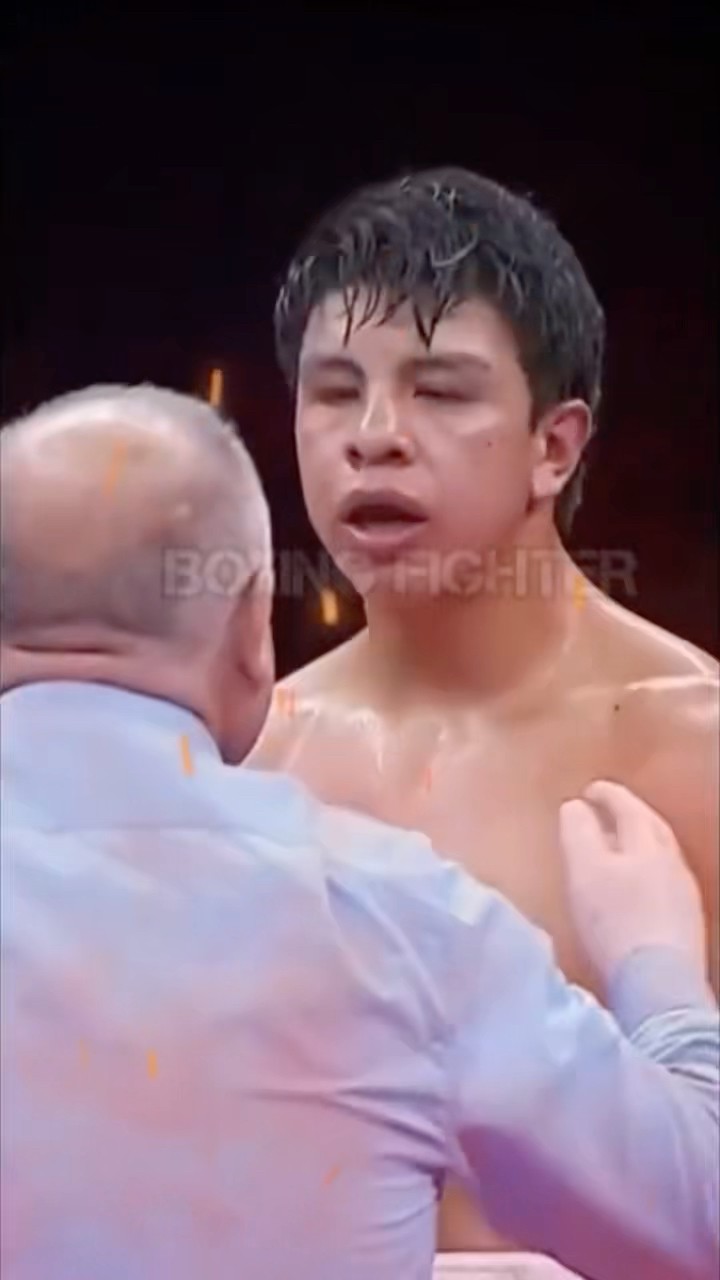 ASI REACCIONÓ JULIO CESAR CHAVEZ A LA DERROTA DE JAIME MUNGUIA NOQUEADO POR BRUNO SUARCE