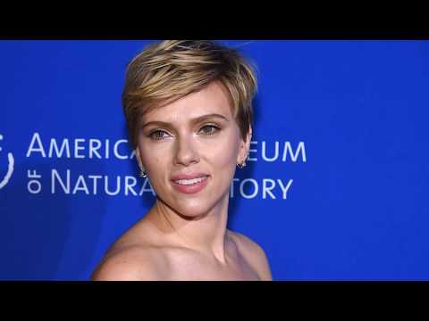 Video: Ipinakita Ni Scarlett Johansson Ang Lumaking Anak Na Babae: Larawan