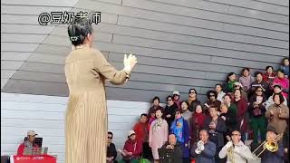 数百人激情《歌唱祖国》歌唱我们亲爱的祖国，从今走向繁荣富强！