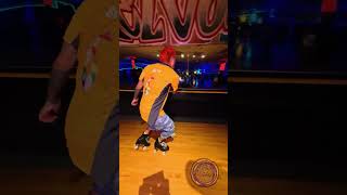 That groove is NEXT LEVEL! 🎶🔥 #rollerskating #vibes @sk8.ne