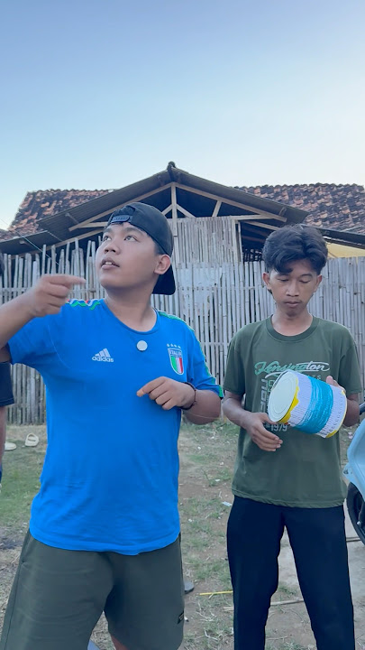 Kalian main layangan pernah gini juga ga,benang nya putus panjang #shorts #lucu #kocak