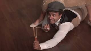 Här imiterar David Hellenius deltagarna i Let's dance 2018